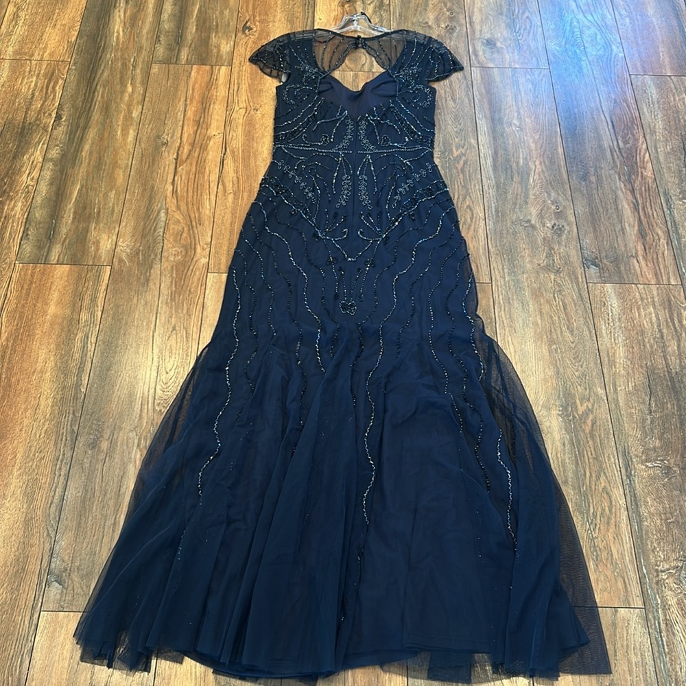 Women’s Size 4 Navy Blue Beaded Floor Length Gown Dress, Mesh Swatches VNeck NWT